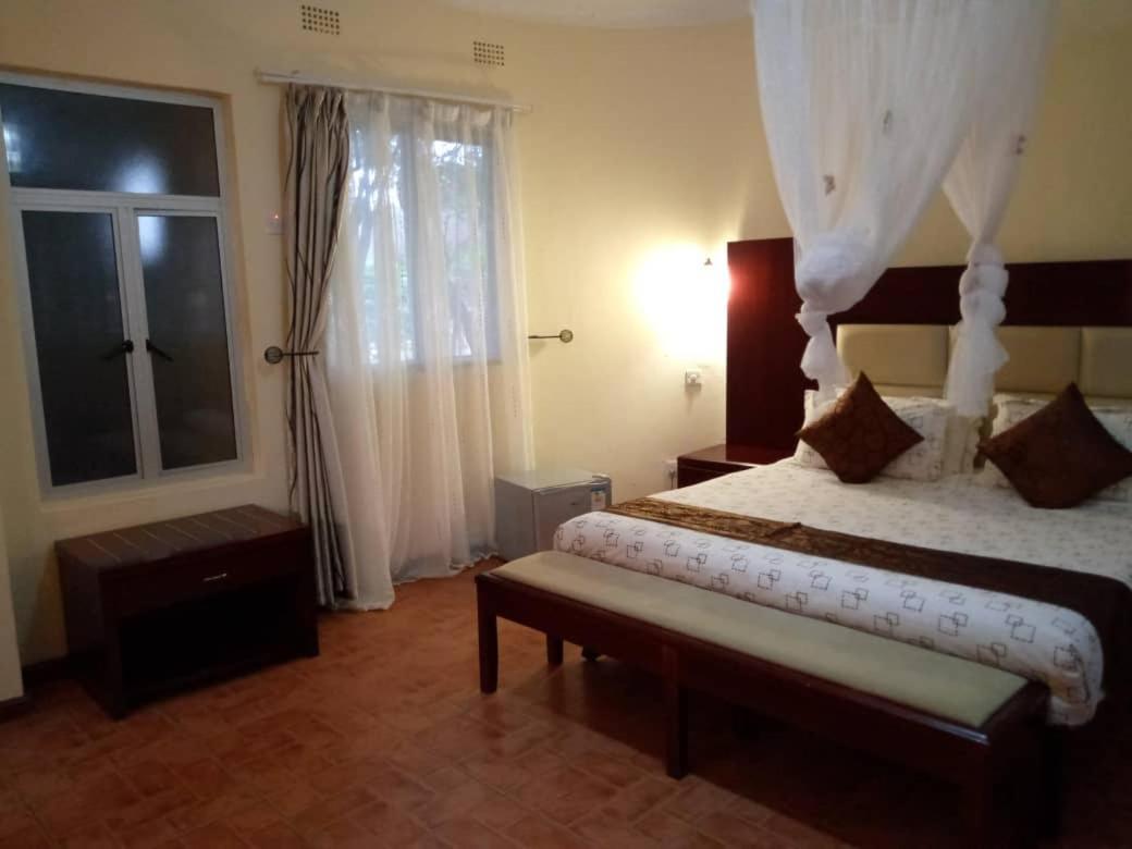 Chamba Valley Exotic Hotel Lusaka Exterior foto
